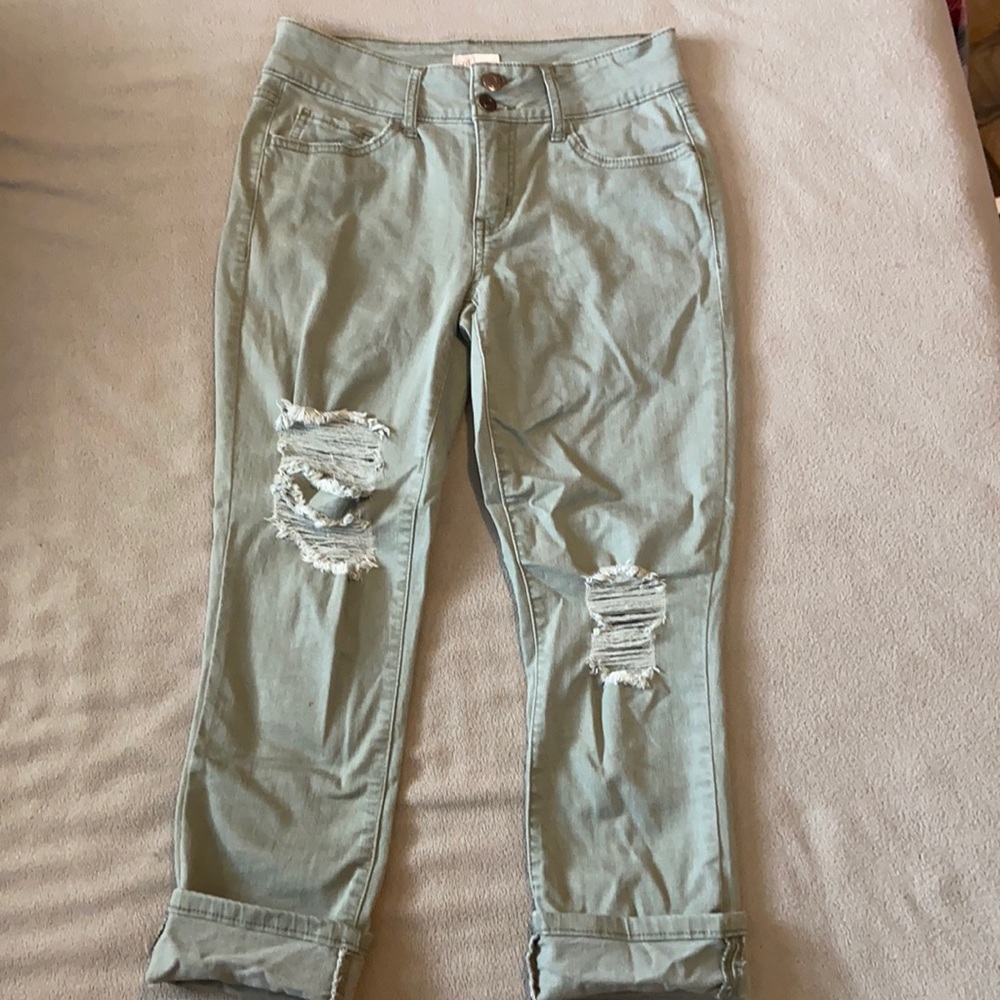 SO cropped ripped jeans Size-7 Color- green